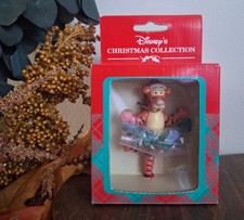 Disney's Christmas Collection Ornament Tigger w/Garland Winnie the Pooh Holiday