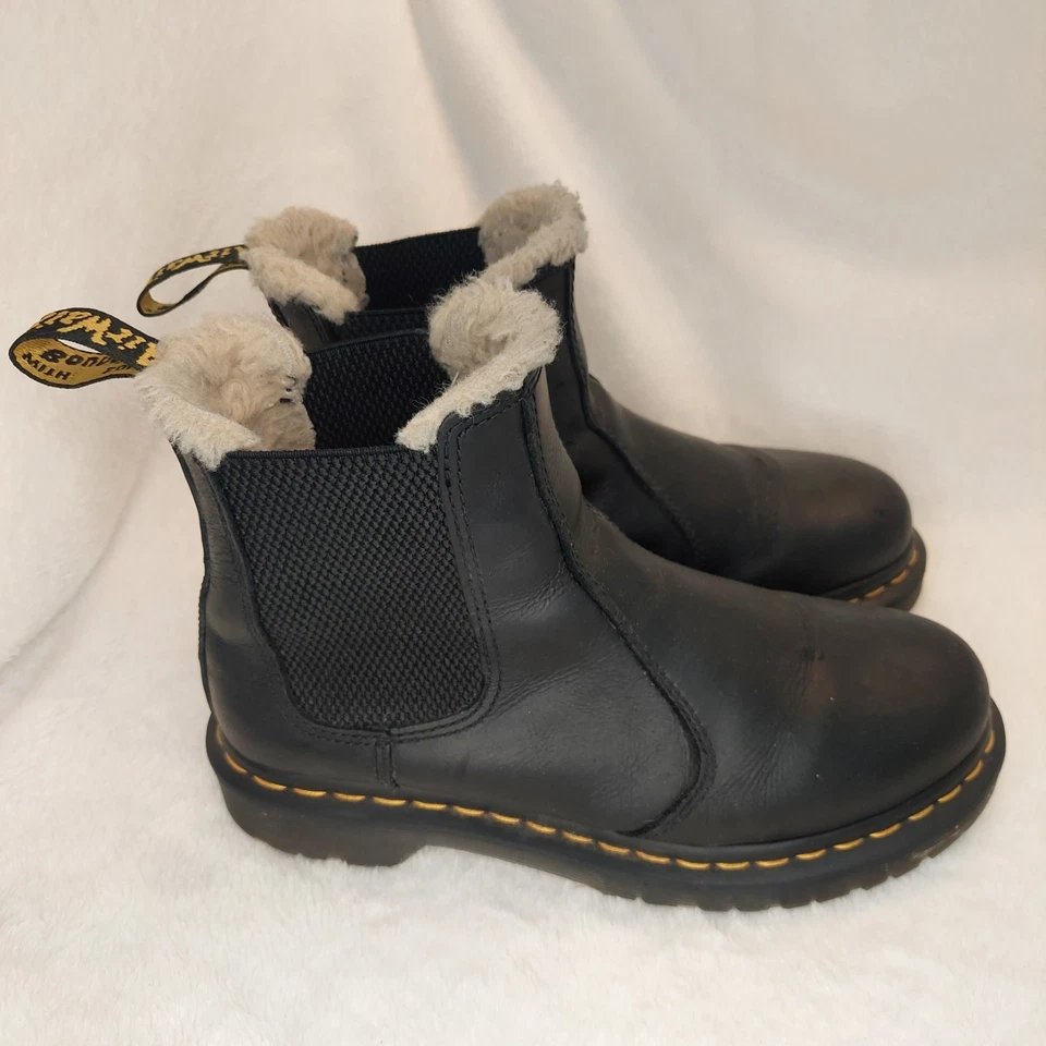 Dr Martens Leonore Chelsea Boots Women 7 Black Smooth Fur Punk Goth Shoes 2976 - Image 3 of 4