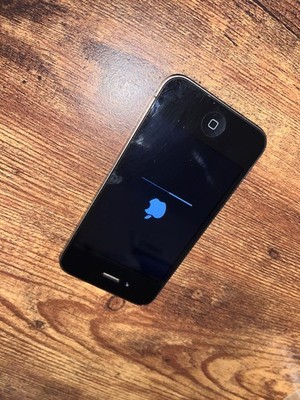 Buy Apple iPhone 4 - 32 GB - Black (Unlocked) (CA) online | eBay