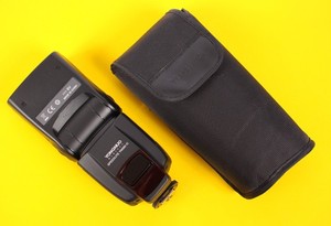 **W idealnym stanie ** Yongnuo Digital Speedlite YN560-II Flash
