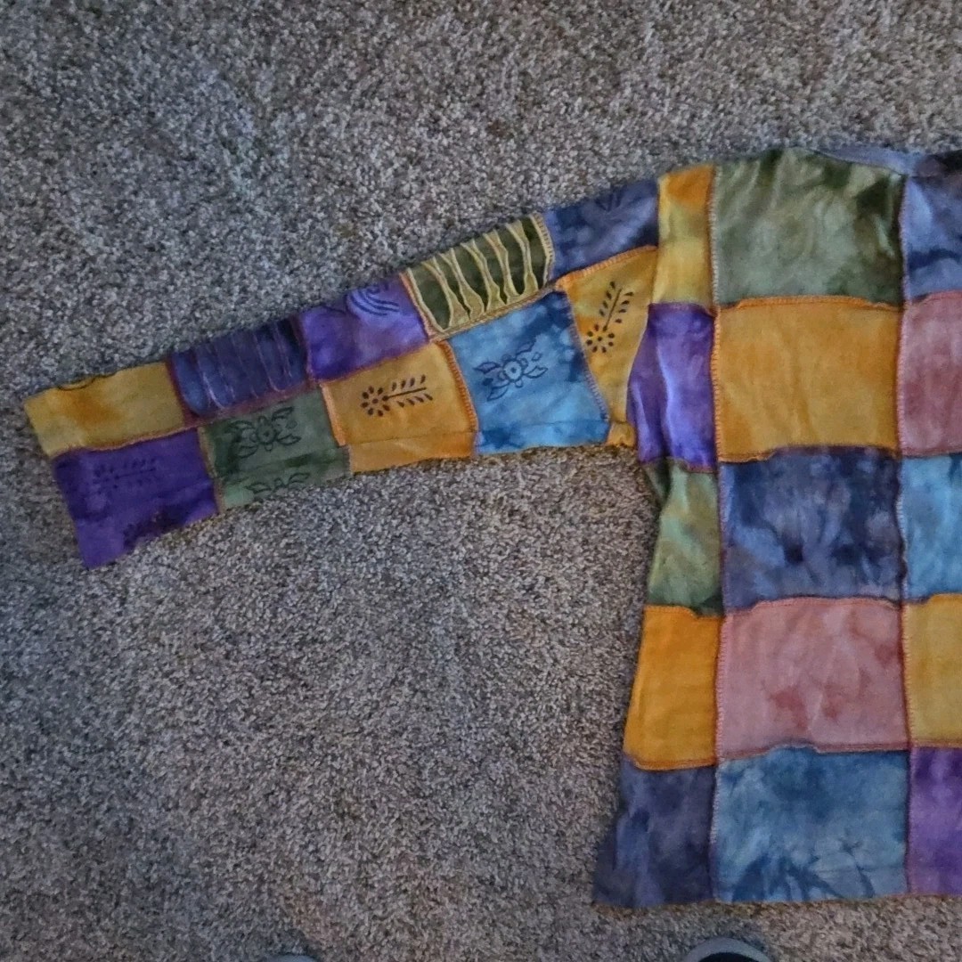 Medium Rising International Patchwork Top Distres… - image 9