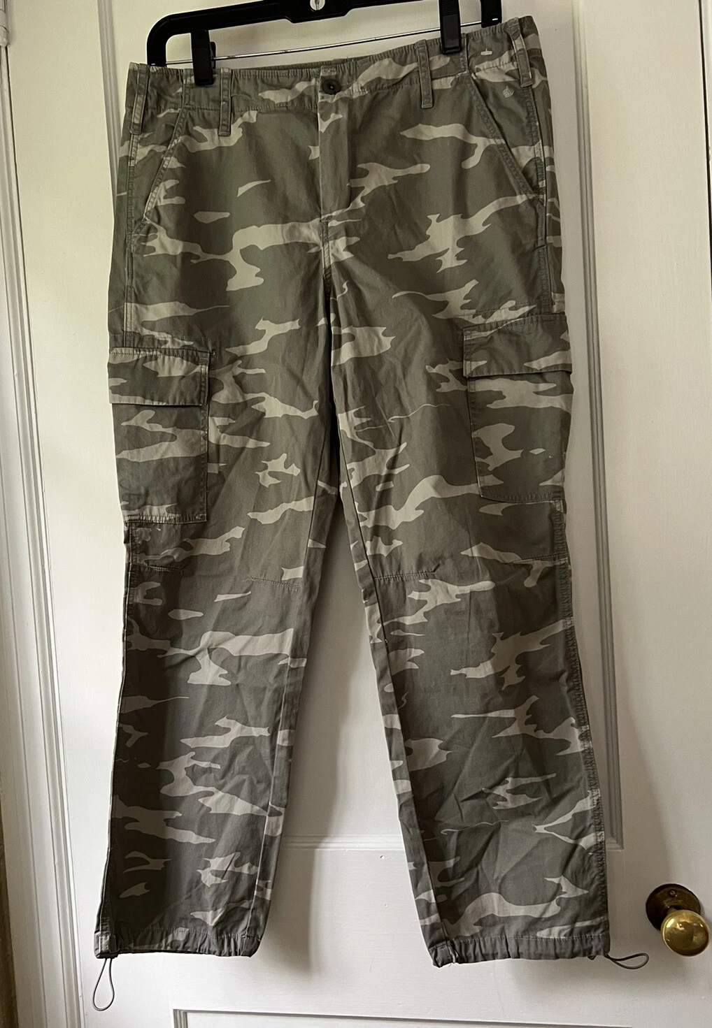 G-One Women camo capri pants size 6 NWT