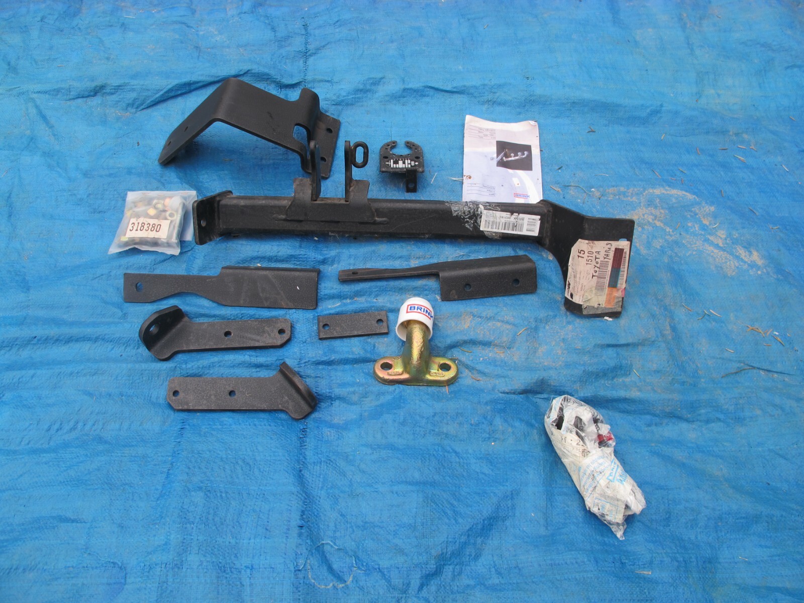 Attelage Brink pour Toyota Yaris avec son faisceau de 7 broches 12V