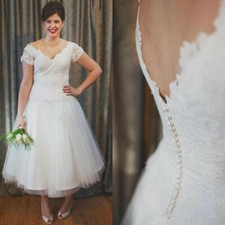 Vintage Tea-Length V Neck Lace Tulle Wedding Dresses Short Sleeves Bridal Gowns