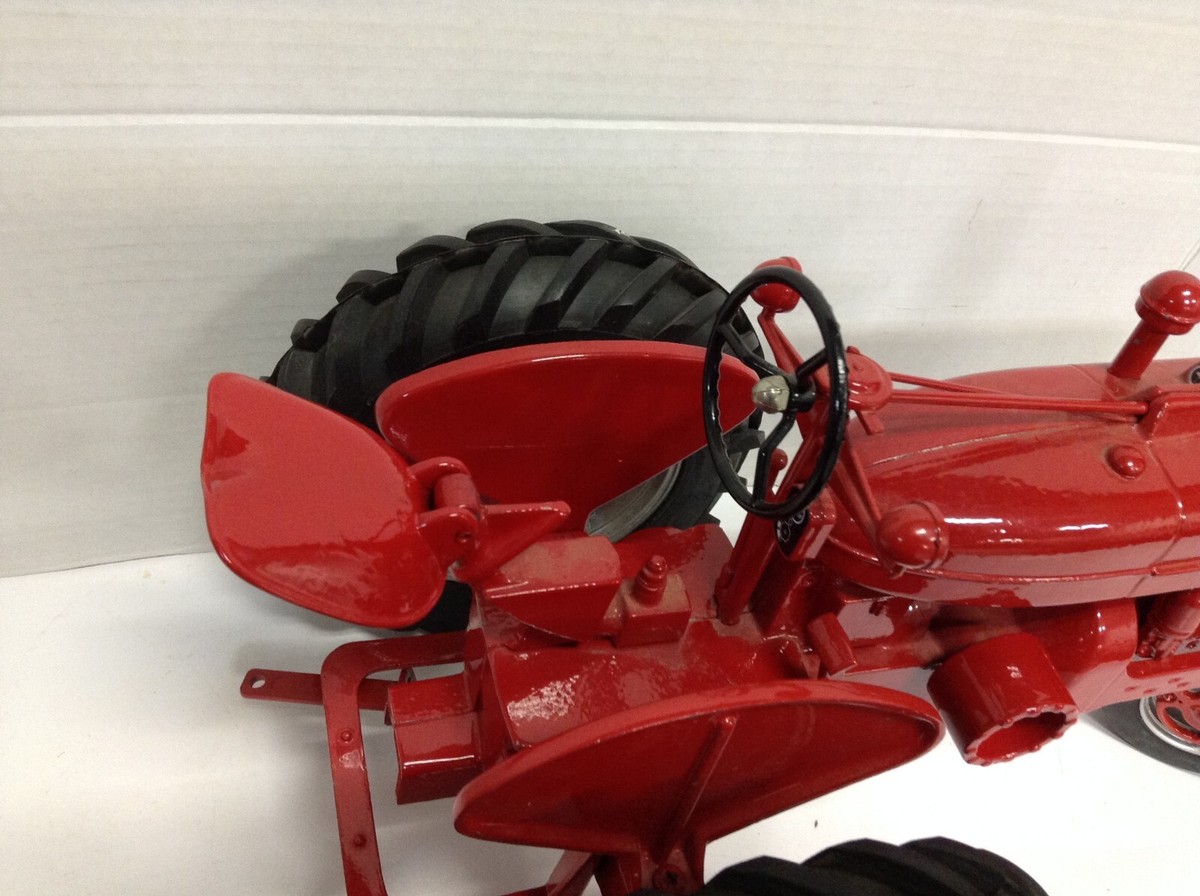 ミニカー　アメリカントラクター　McCORMICK FARMALL PRODUCT MINIATURE INTERNATIONAL HARVESTER McCORMICK FARMALL