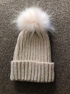 baby pink bobble hat