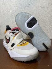 Nike Team Hustle D11 Low Doodles Youth Shoes Size 6Y Unisex Basketball Boys