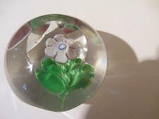 JOLI PRESSE PAPIER /PRIMEVERE  CRISTAL TAILLE CLICHY / BACCARAT/ SAINT LOUIS