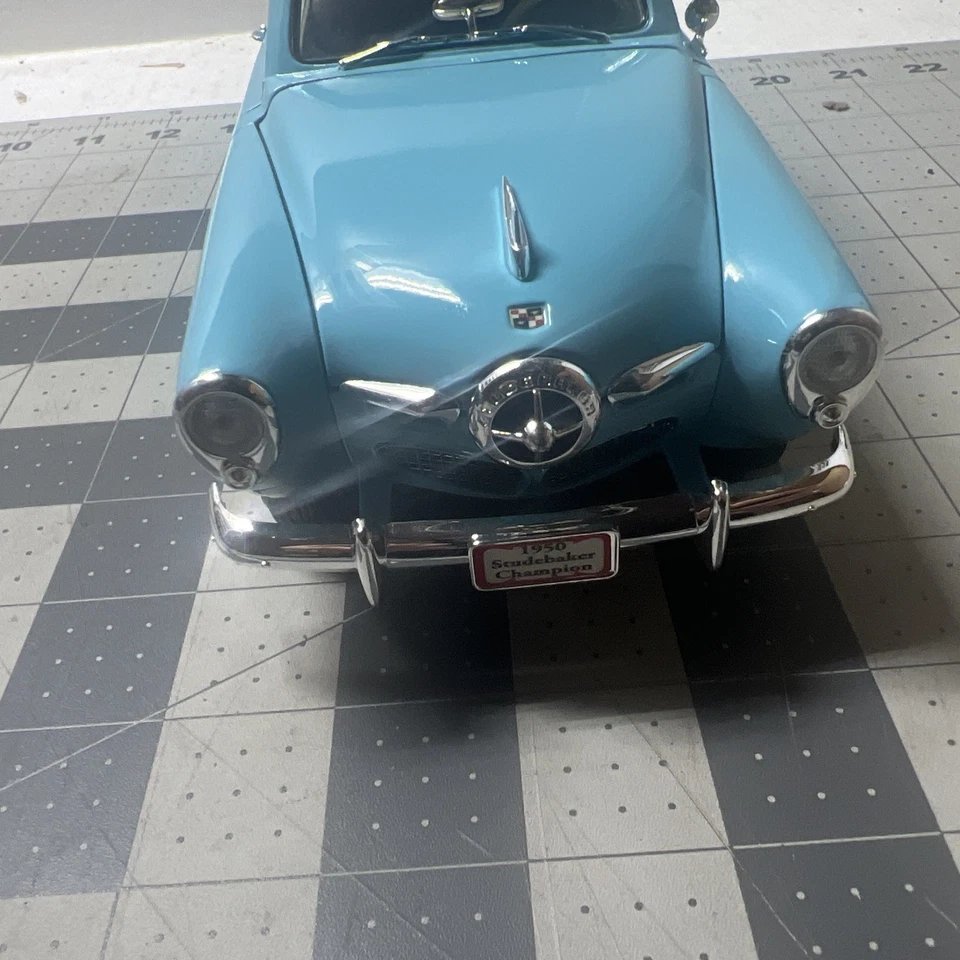 FIRMA DE CARRETERA 1/18 1950 STUDEBAKER CHAMPION SELLADO DE FÁBRICA Foto 3 de 4