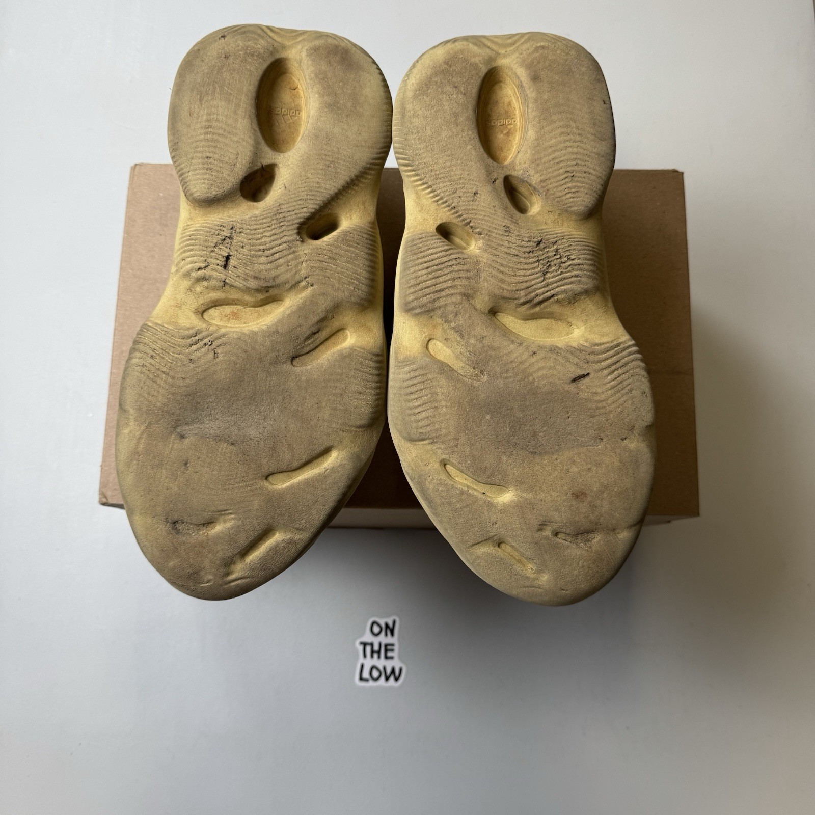 adidas Yeezy Foam Runner Sulfur | GV6775 | Size 10 mens  US thumbnail 4