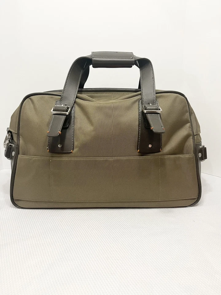 Bolso de viaje para pasar la noche Calvin Klein de nailon imitación cuero verde 12"x18"x10" Foto 3 de 4