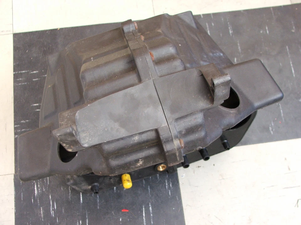 Caja de aire Triumph speed four TT600 Foto 4 de 4