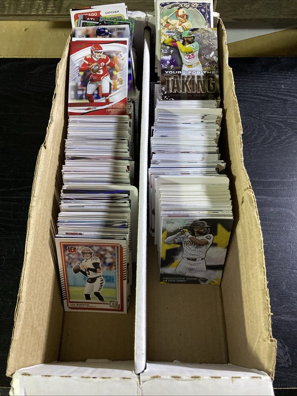 HUGE LOT OF 700-800 SPORTS CARDS W/ INSERT-ROOKIE-FOIL