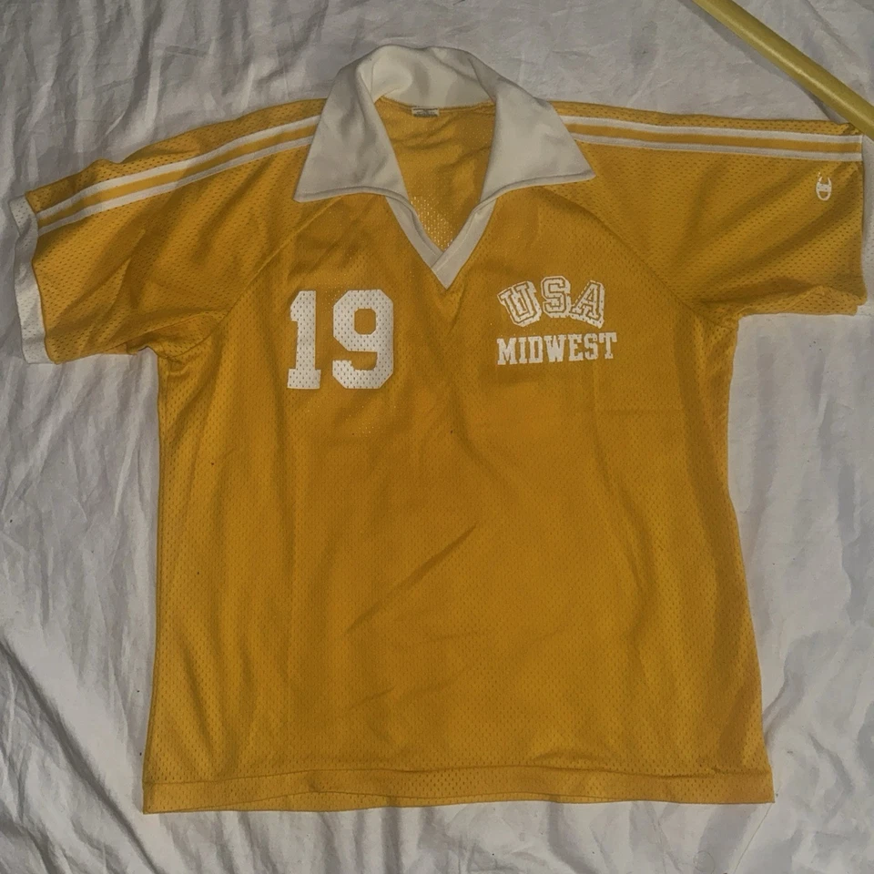 老式 70 年代冠军足球球衣 XL 黄色带蓝色冠军盒标签。 美国 — 第 2/4 张图片