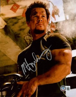 Mark Wahlberg Signed 8x10 Action Photo AUTO BAS Beckett