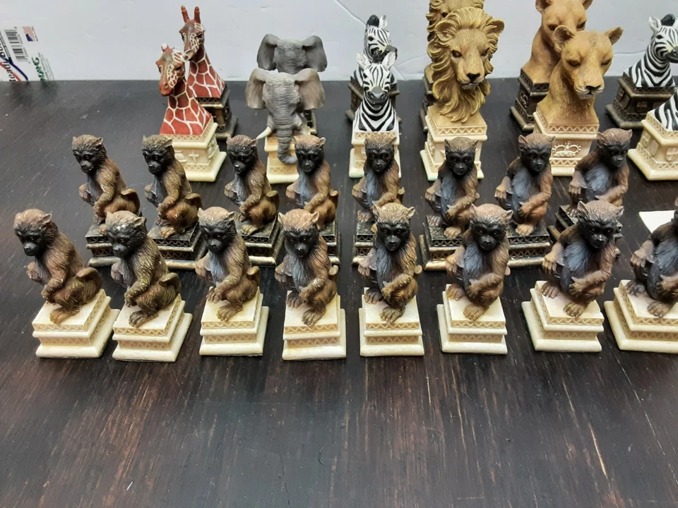 Ben Homer Wild Animal of Africa Complete Chess Set *A few dings - Image 2 of 4