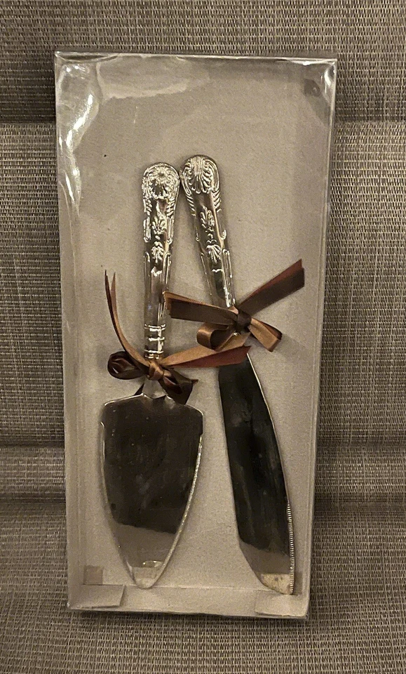 Cuchillo y servidor para pasteles Wilton Foto 3 de 4