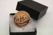 HALF PENNY TIE PIN/ BROOCH / BADGE BIRTHDAY COIN CHOICE OF DATE 1928-1967 BOXED