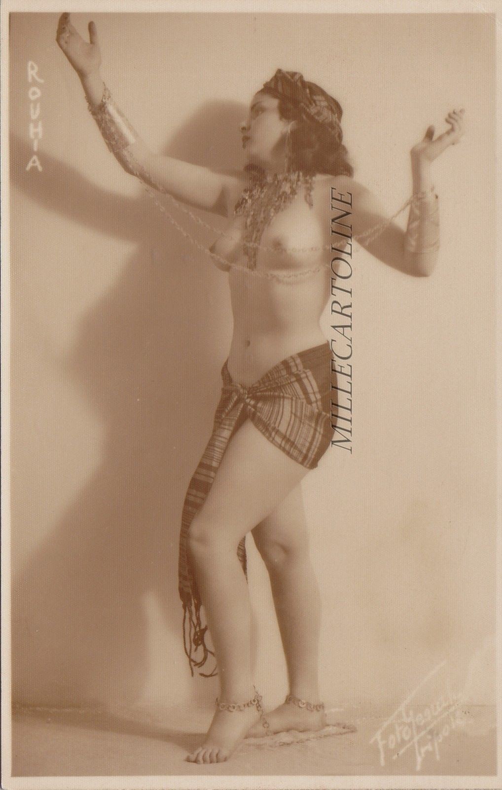 Rouhia (Tripoli) THE MAJOMI DANCER - Photo Yenak