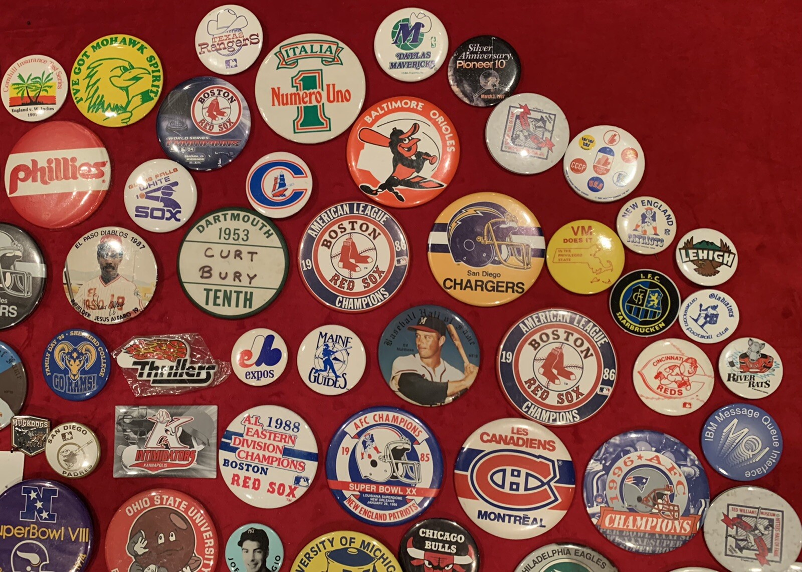 Huge Group of 86 Vintage Sports Pins Buttons Football Baseball NBA