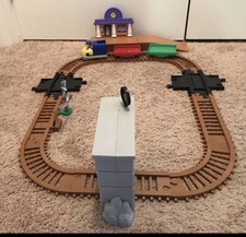 paw patrol adventure bay train set