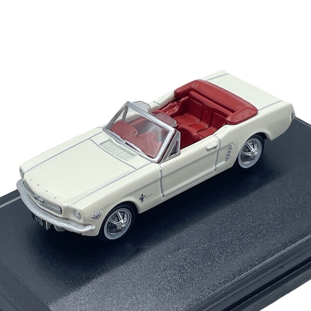 1965 Ford Mustang Wimbledon White Diecast car 1:87 Scale Oxford