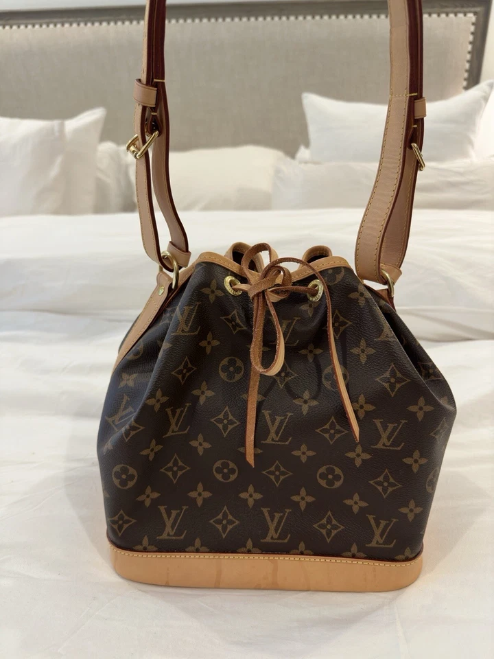 Bolso de Hombro Louis Vuitton LV Monograma Petit Noe Nuevo Foto 4 de 4