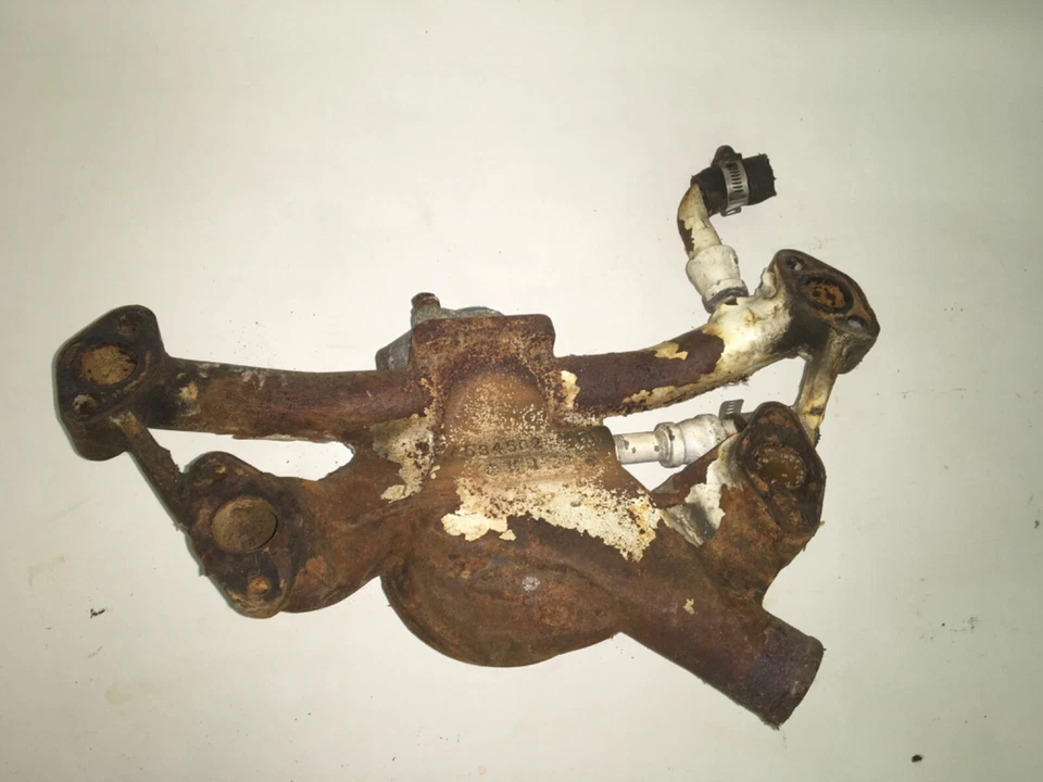 Carcasa de bomba de agua original Studebaker V8 534562 Hawk Commander Foto 3 de 3