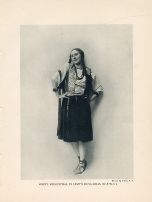 Photo Grete Wiesenthal in Franz Liszt's Hungarian Rhapsody, White studio NY 5x7