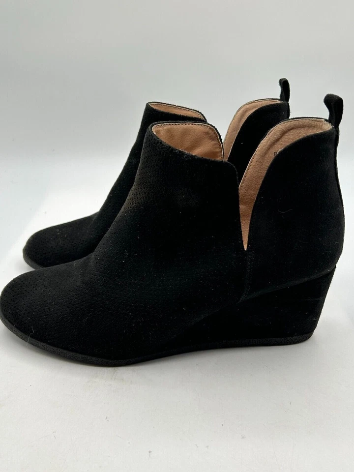 Journee Collection Mylee Ankle Bootie Women's Sz 7 Black Leather Wedge Heel 00 - Image 2 of 4