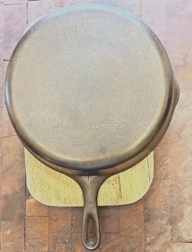 Unmarked Wagner No. 10 Cast Iron Skillet 11-3/4" Diameter