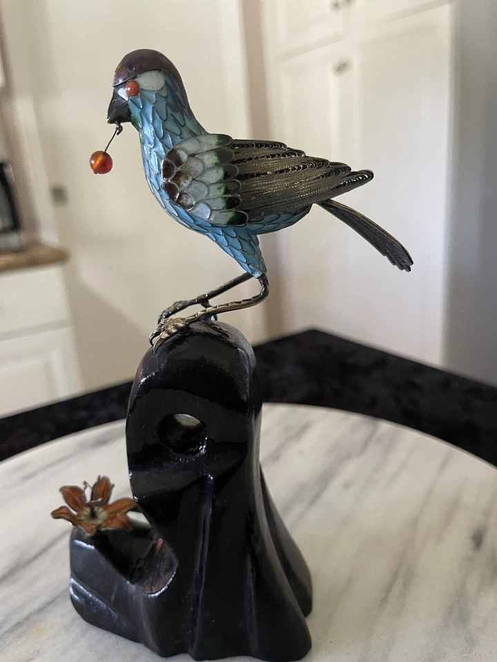 Estatuilla de pájaro cloisonne chino de plata de ley y esmalte sobre base de madera Foto 4 de 4