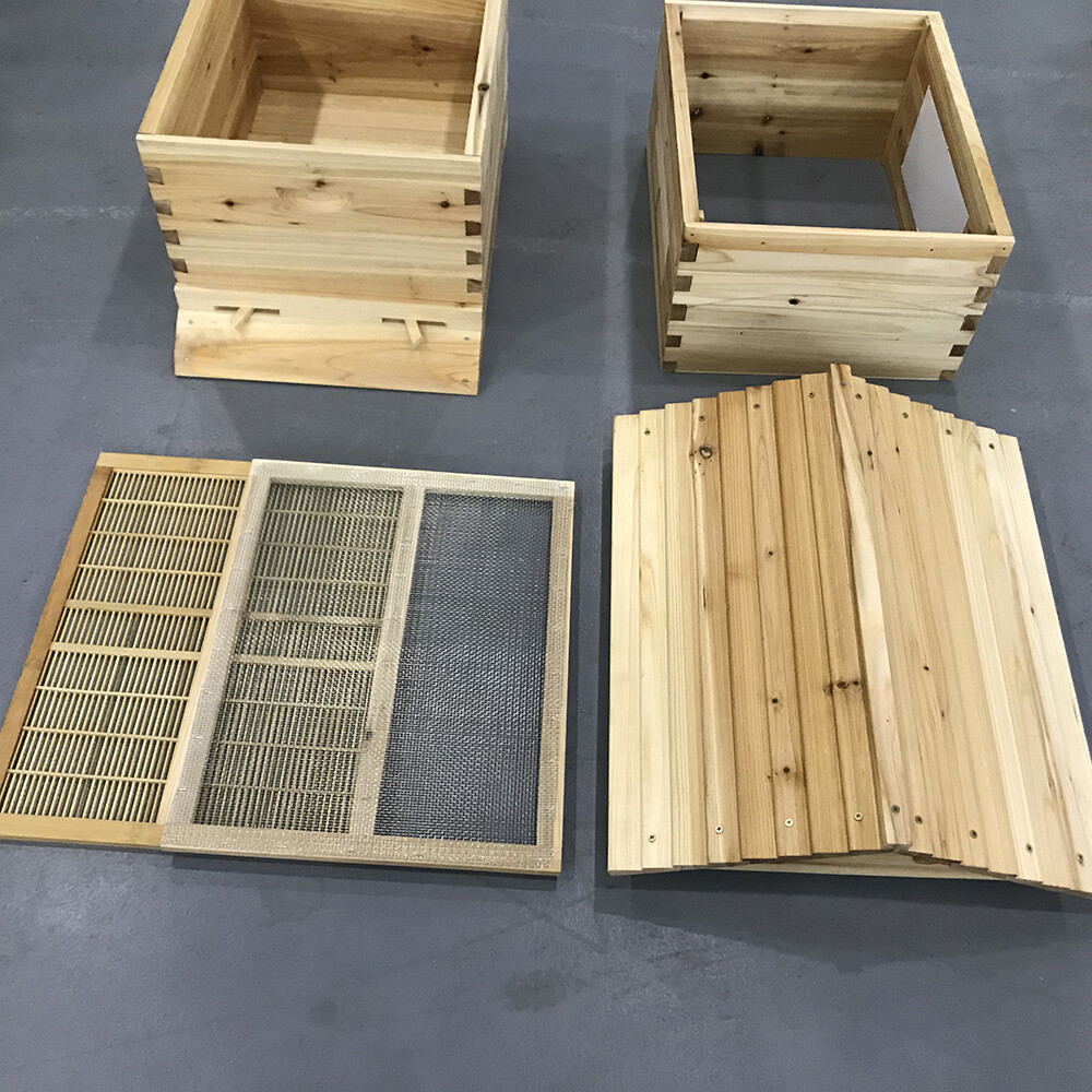 Auto Seeping Langstroth Bee Hives Honey House + 7 Beekeeping Frames + Hive Stand