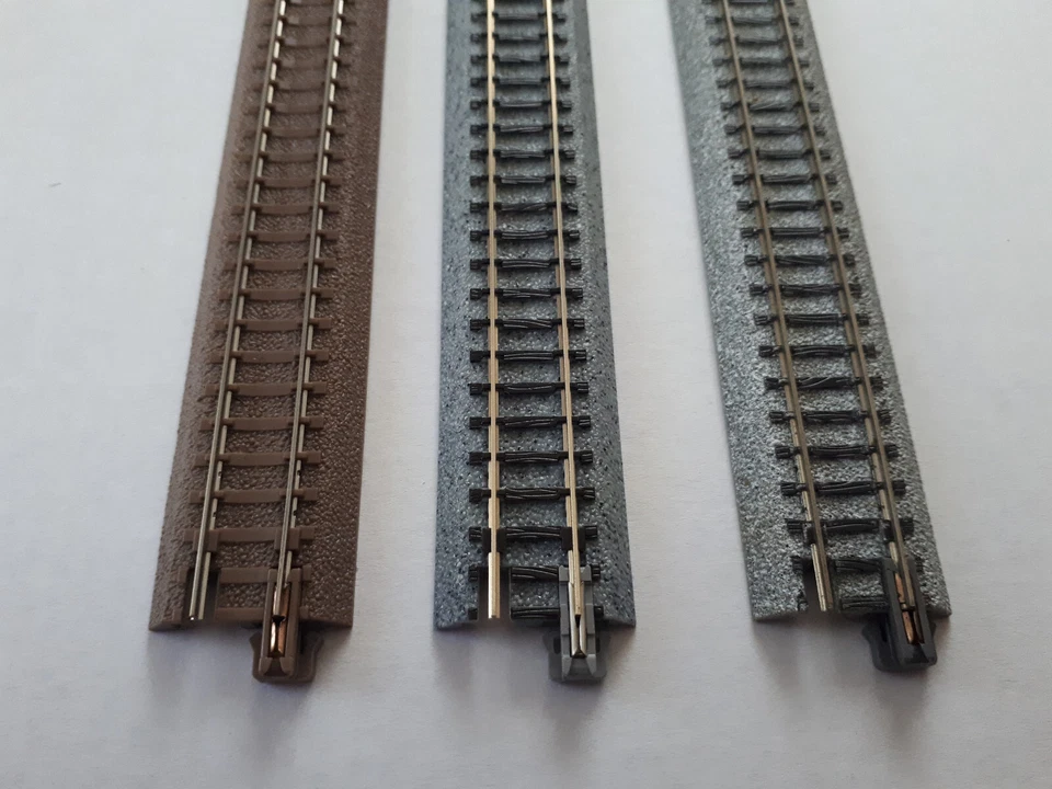 Kato N Scale Unitrack - Assorted Pieces On Brown Trackbed - Image 2 of 2