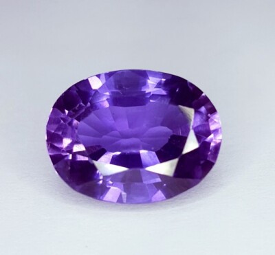 Tanzanite Violette Naturelle 7 Carats - Coupe Ovale, Certifiée, Qualité Excellente