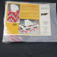 Creative Circle 2183 Plastic Canvas Christmas Tissue Box Cover Craft Kit NEW NOS