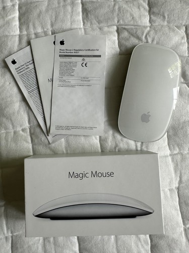 Apple Magic Mouse 2 A1657 Blanc Argent Rechargeable Multi-Touch Surface Optique - Photo 2/4