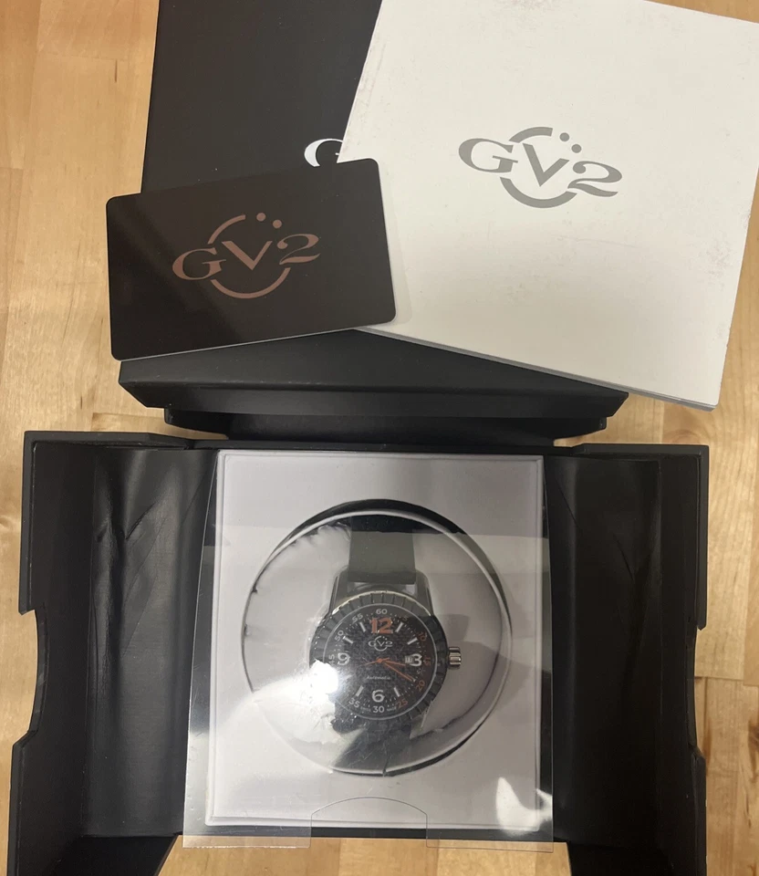 Reloj GV2 by Gevril Hombre 9303 "Lucky 7" Negro Chapado en Iones Acero Inoxidable 46/500 Foto 2 de 4