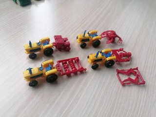 D 1982/83. Kit Trattori (Giallo/Blu) Trattori con Volante e Scarico