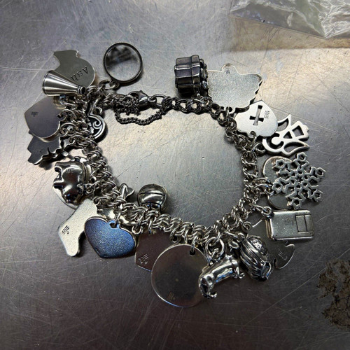 James Avery bracelet-25 charms￼