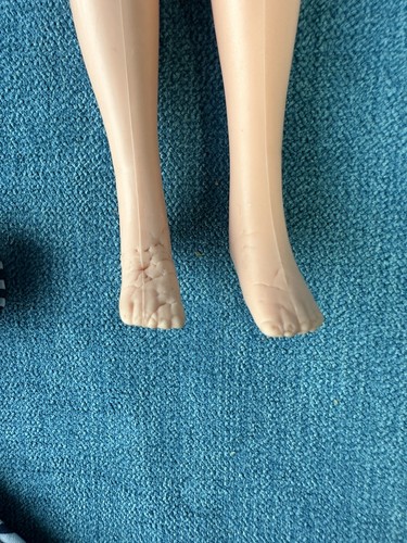 Pedigree 1983 PARTY GIRL SINDY with original outfit / shoes - short brunette VGC - Picture 13 of 17
