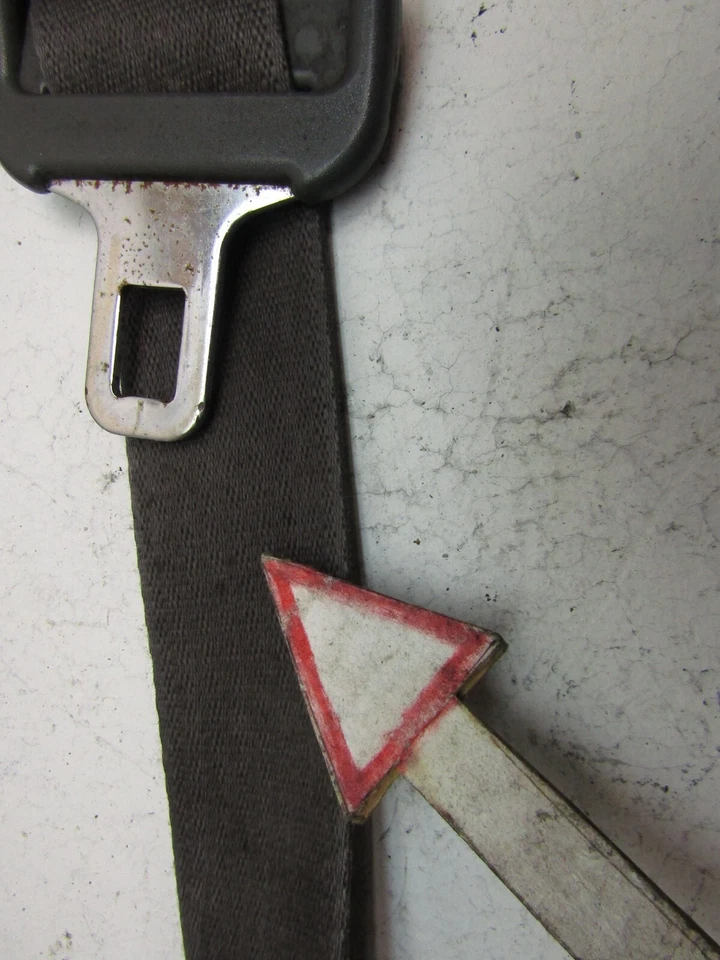 Cinturón de seguridad RODEO 1998 2002 ISUZU 2,2 L lado del conductor izquierdo asiento delantero OEM Foto 2 de 4