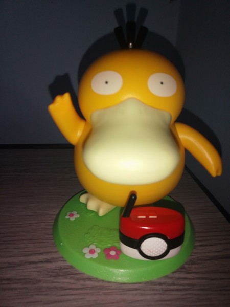 Pato Psyduck KFC