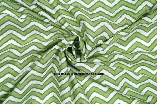 By Yard Indian Chevron Printed Hand block Print Running Loose Cotton Fabrics - 第 1/3 張圖片