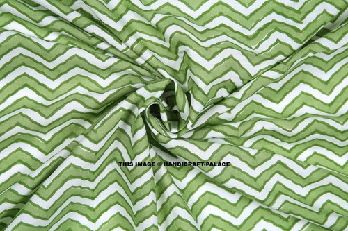 By Yard Indian Chevron Printed Hand block Print Running Loose Cotton Fabrics  - Afbeelding 1 van 3