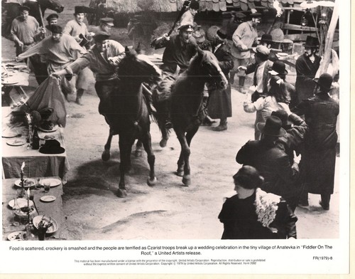 FIDDLER ON THE ROOF Lot 6 Original Movie Photos NEVE SMALL - Picture 3 of 7