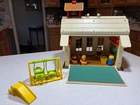 Vtg. 1971 Fisher Price Little People Play Family #923 School House w/accessories