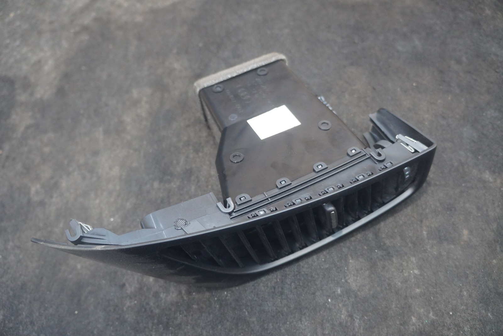 Left Dash Panel Air Vent Outlet Grille 423820901B OEM Audi R8 2011