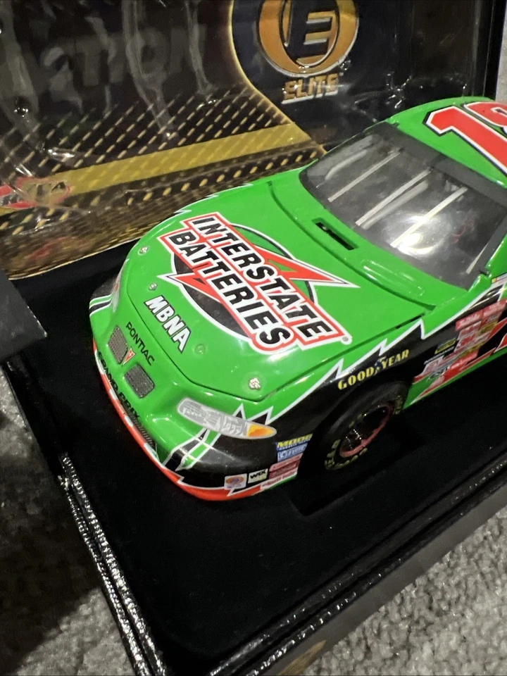2002 RCCA Elite 1/24 Bobby Labonte #18 Interstate Batteries Pontiac NASCAR - Image 3 of 4