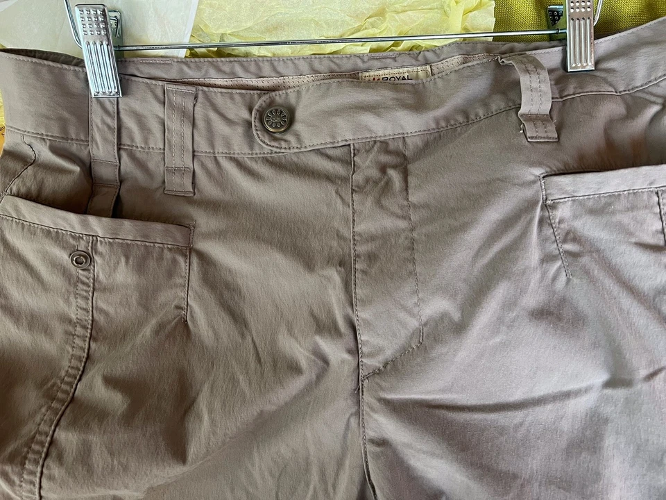 Pantalones Cortos Usados en Excelente Condición Royal Robbins Mujer Discovery Elásticos Oliva Caqui Talla 14 Foto 2 de 4
